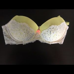 Victoria’s Secret Push-up, never worn